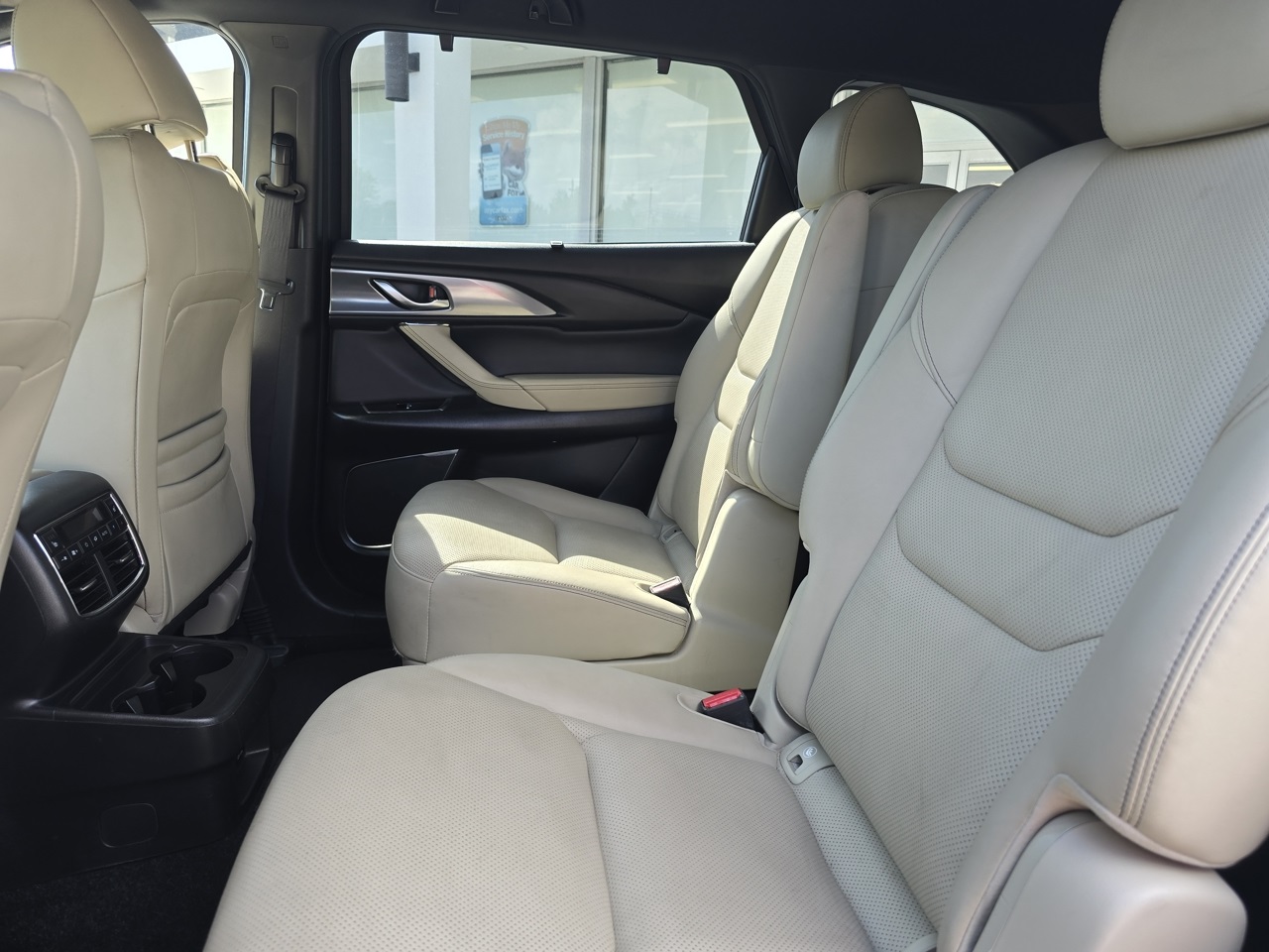 Vehicle image 25 of 27