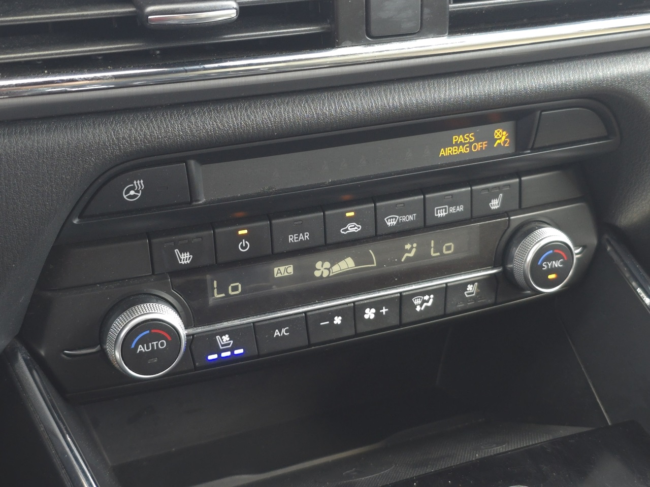 Vehicle image 18 of 27