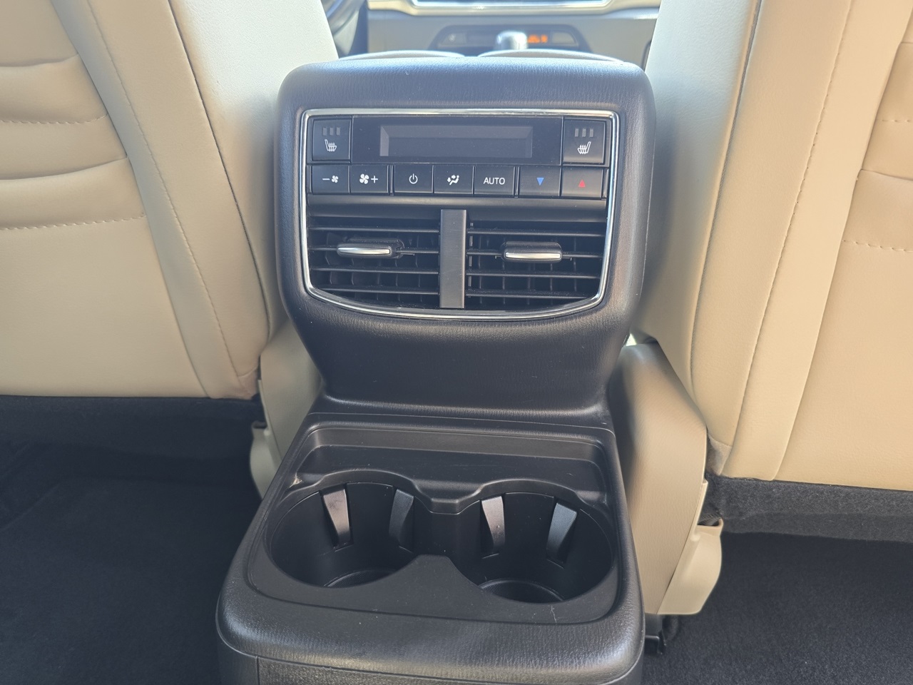 Vehicle image 24 of 27