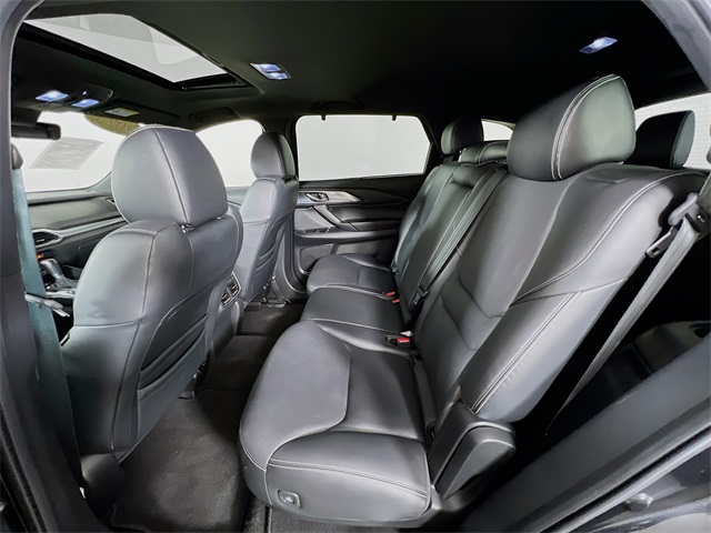 Vehicle image 17 of 42