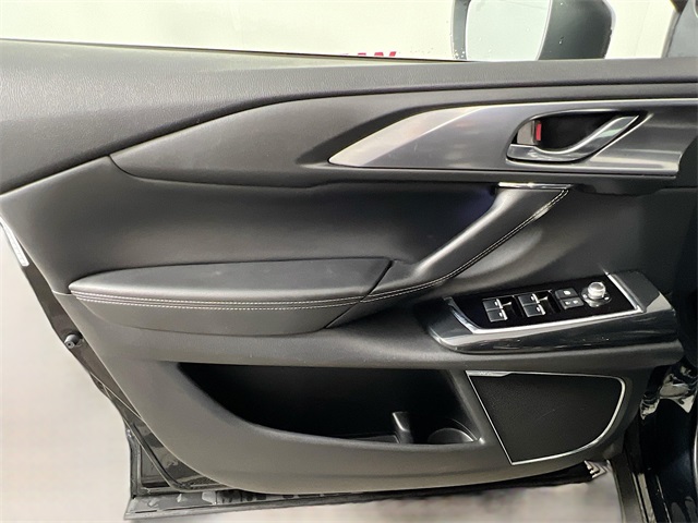 Vehicle image 29 of 42