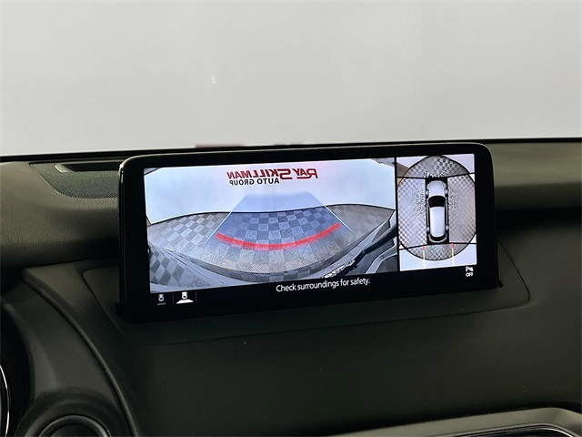 Vehicle image 26 of 42