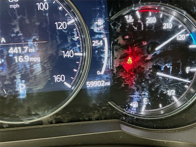 Vehicle image 25 of 42