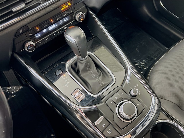 Vehicle image 28 of 42