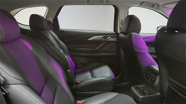 Vehicle image 23 of 27
