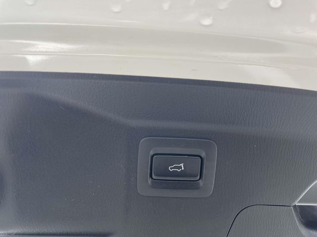 Vehicle image 14 of 39
