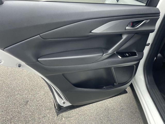Vehicle image 21 of 39