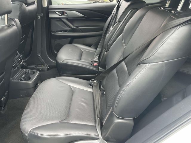 Vehicle image 19 of 39