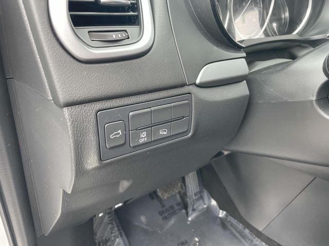 Vehicle image 26 of 39