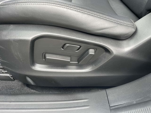 Vehicle image 24 of 39