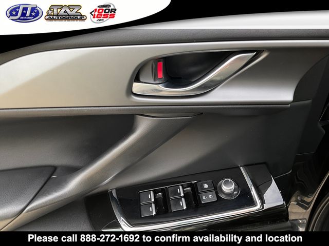 Vehicle image 11 of 24