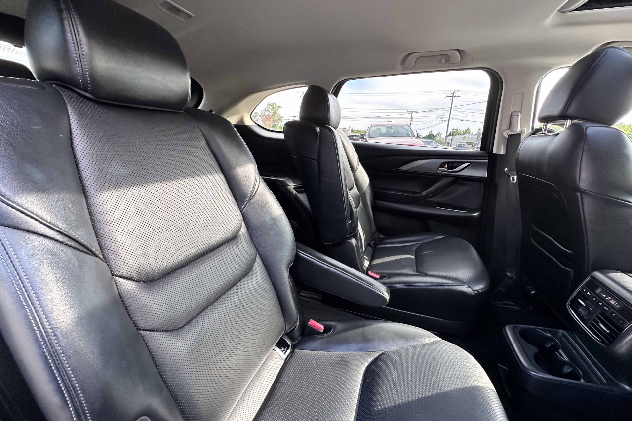 2023 Mazda CX-9 Touring Image 11 of 26
