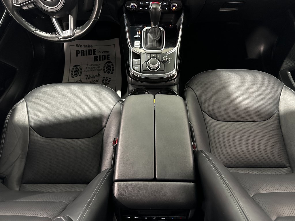 Vehicle image 32 of 44
