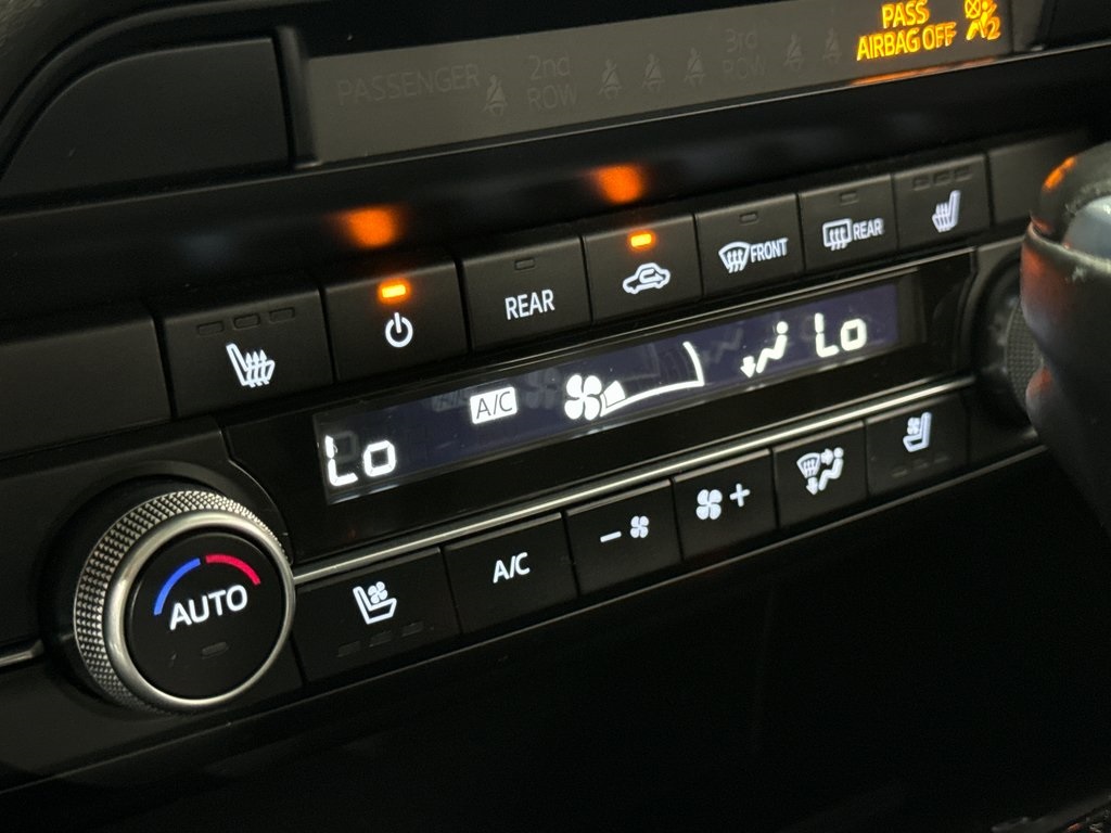 Vehicle image 37 of 44