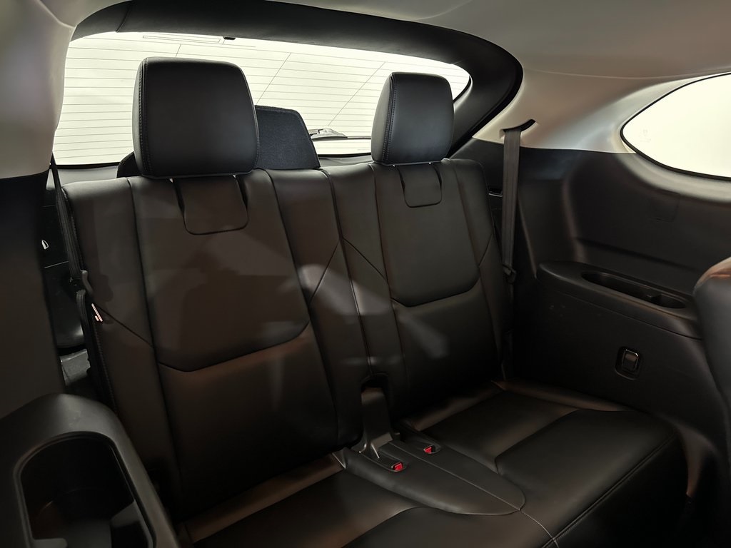 Vehicle image 29 of 44