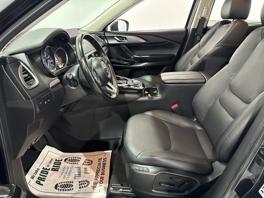 Vehicle image 19 of 44