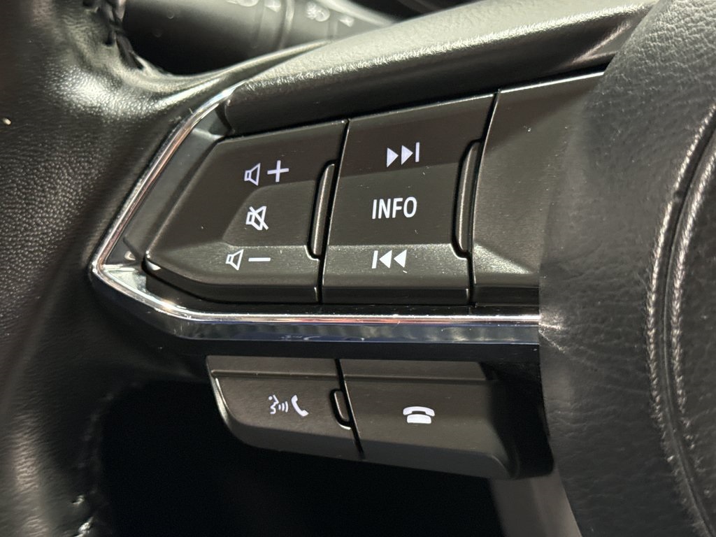 Vehicle image 10 of 44