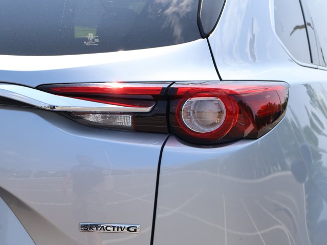 Vehicle image 9 of 52