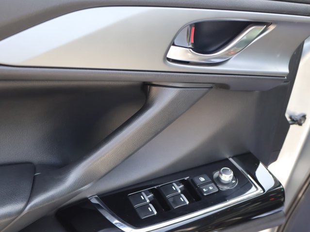Vehicle image 29 of 52