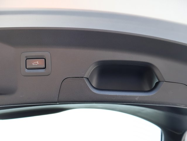Vehicle image 26 of 52