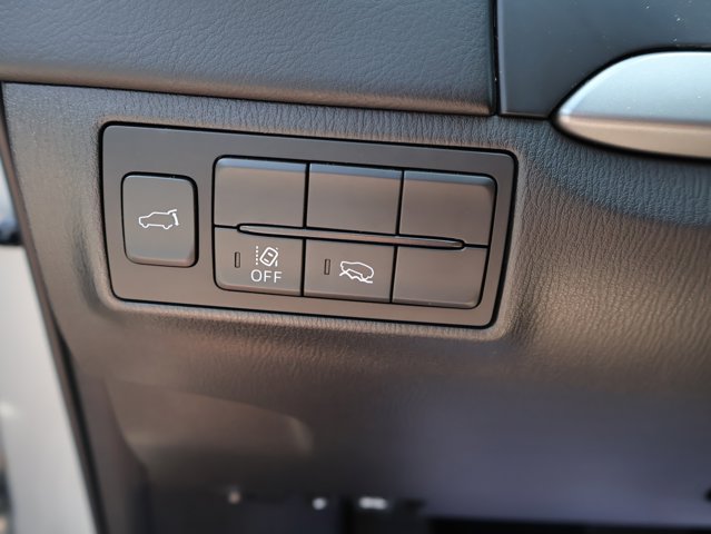 Vehicle image 47 of 52