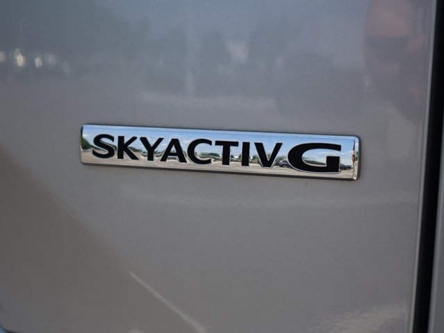 Vehicle image 23 of 52