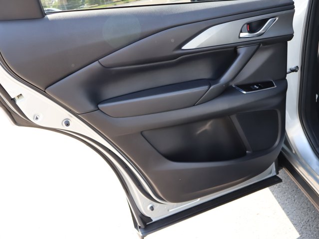 Vehicle image 19 of 52
