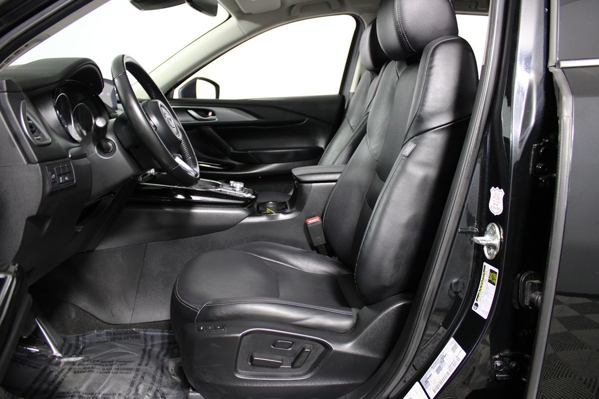 2023 Mazda CX-9 Touring Plus Image 17 of 54