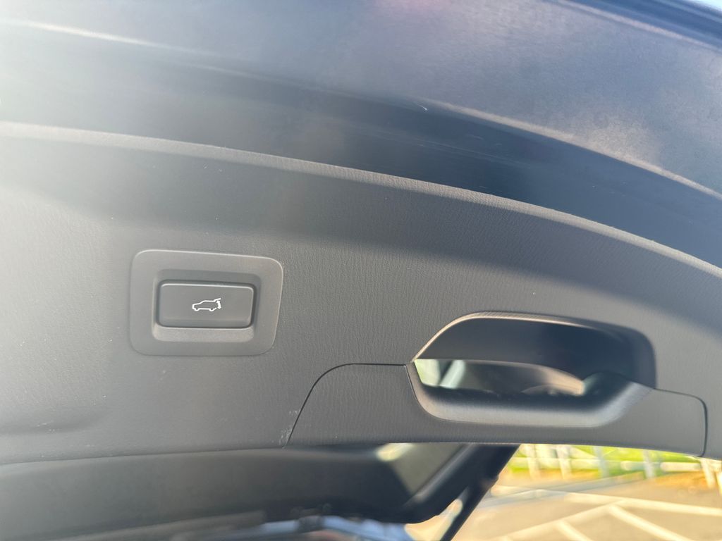 Vehicle image 29 of 34