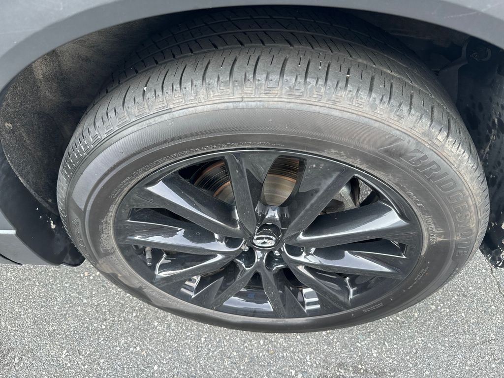 Vehicle image 9 of 34