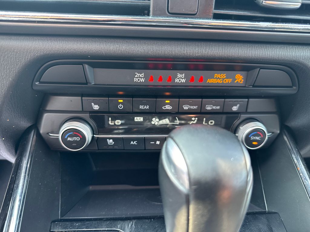 Vehicle image 32 of 34