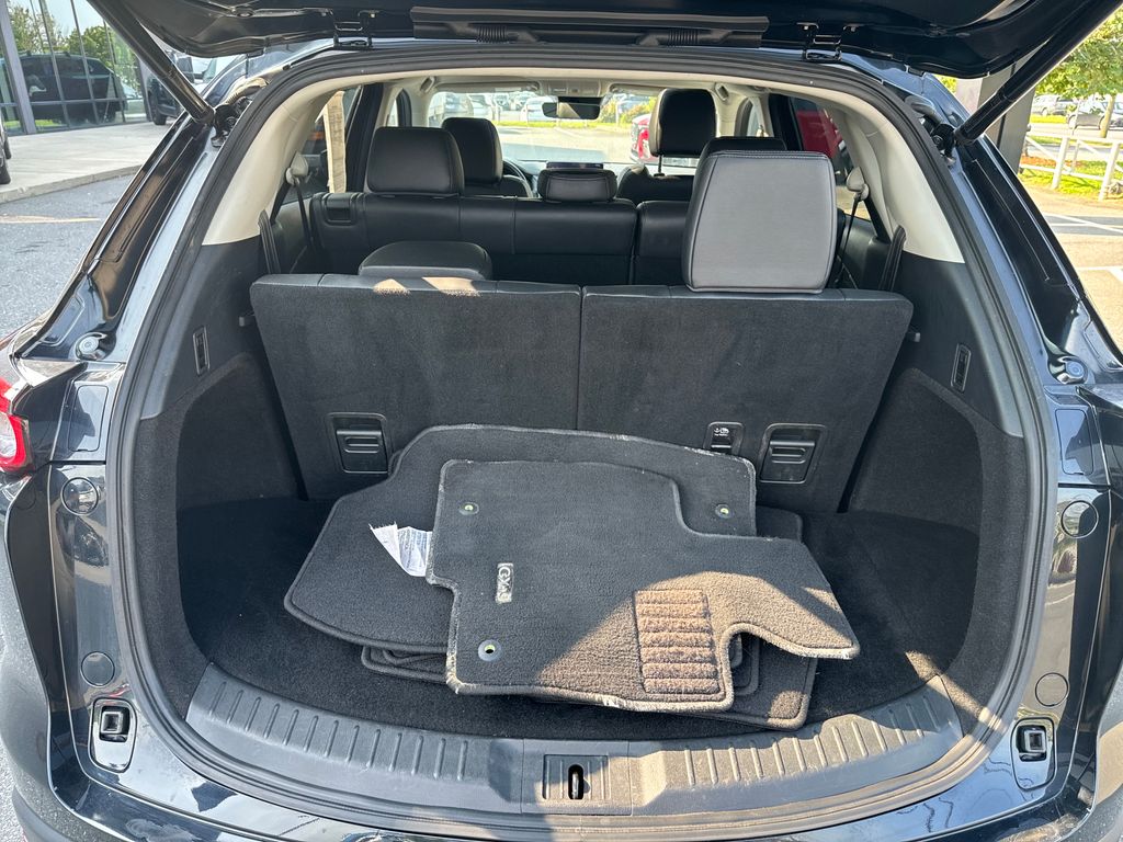 Vehicle image 10 of 34
