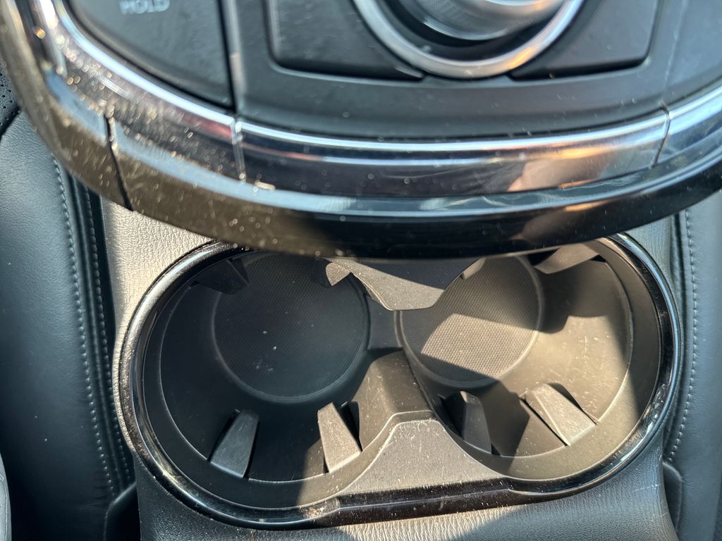 Vehicle image 27 of 34