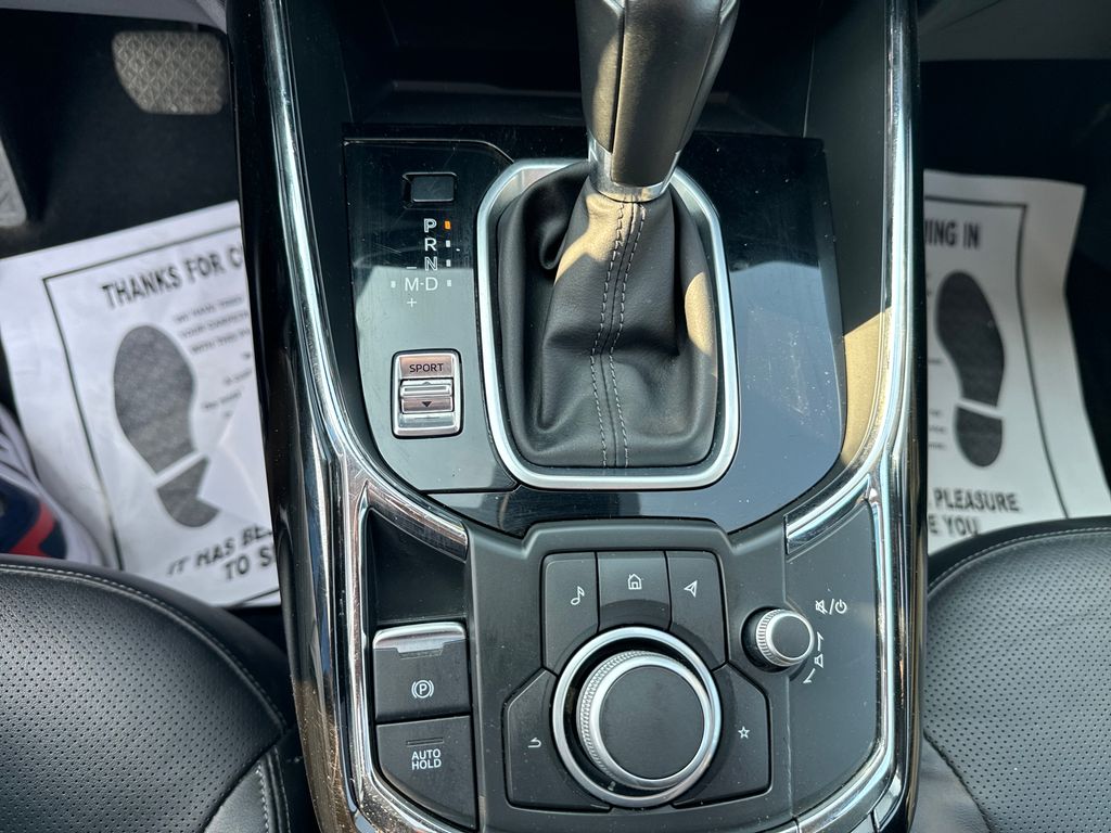 Vehicle image 26 of 34