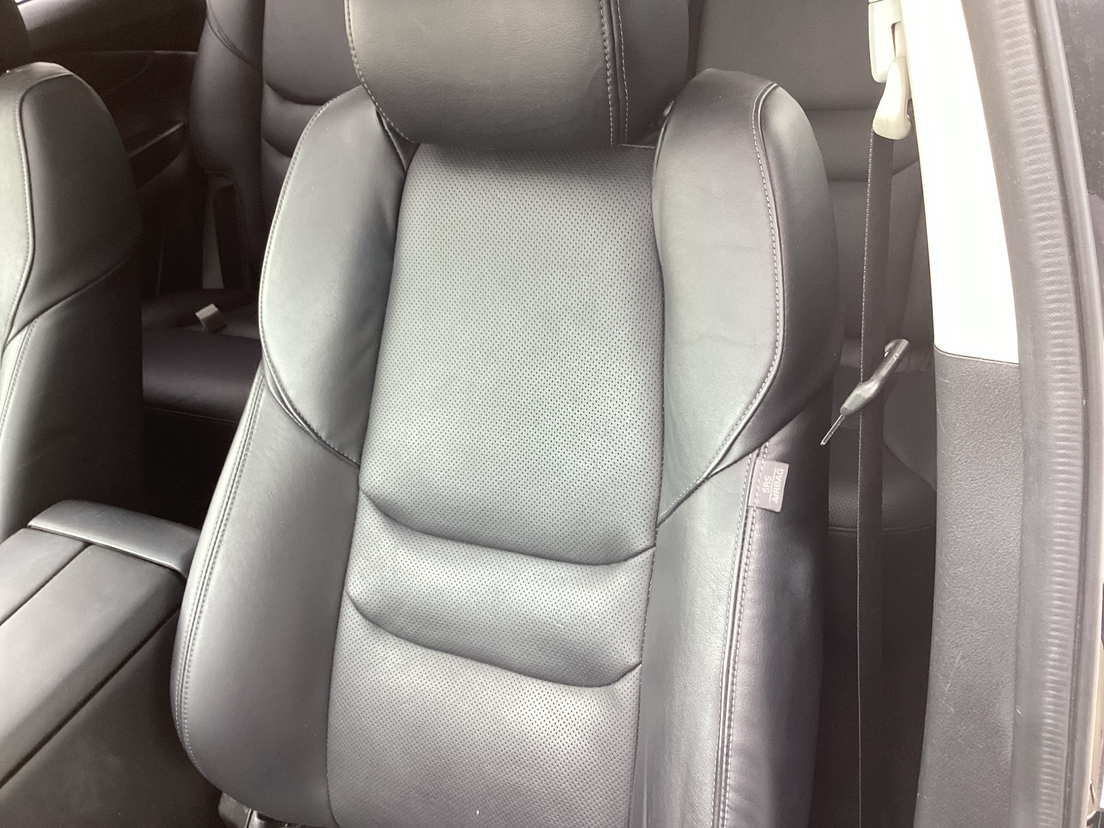 Vehicle image 11 of 32