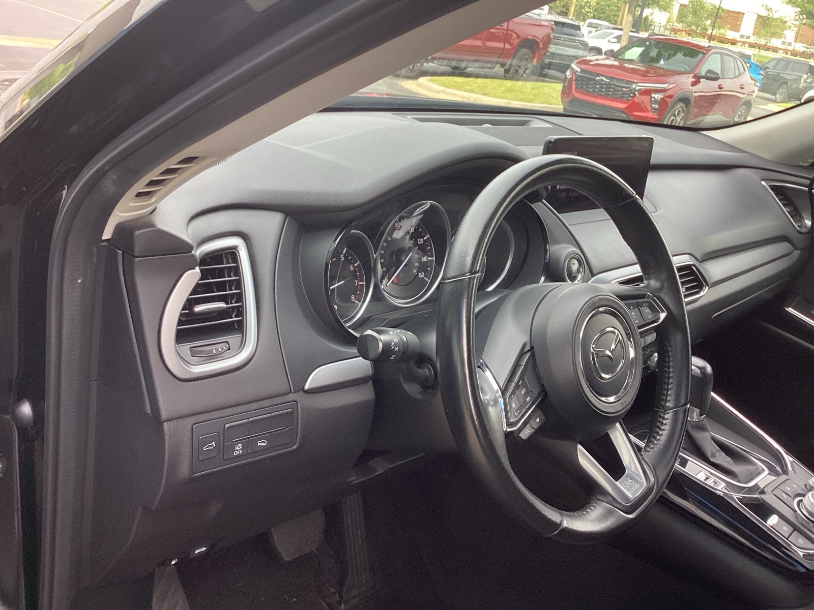 Vehicle image 9 of 32