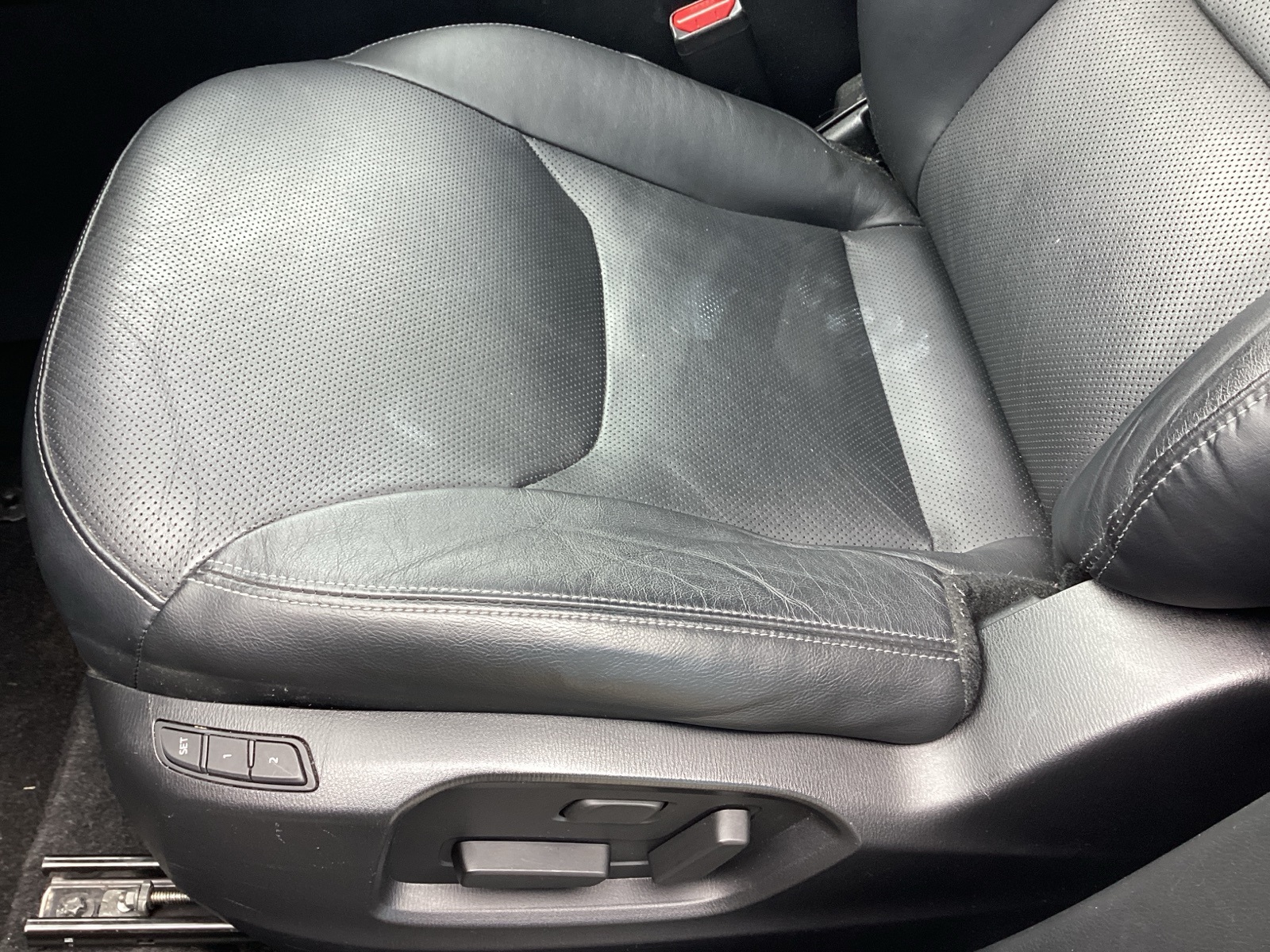Vehicle image 12 of 32