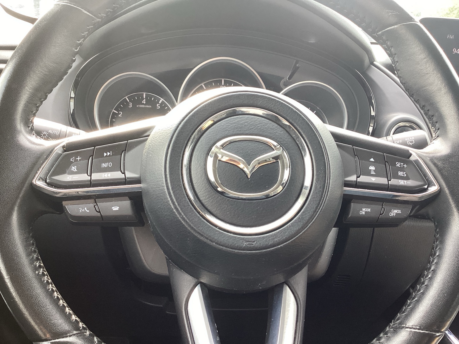 Vehicle image 10 of 32