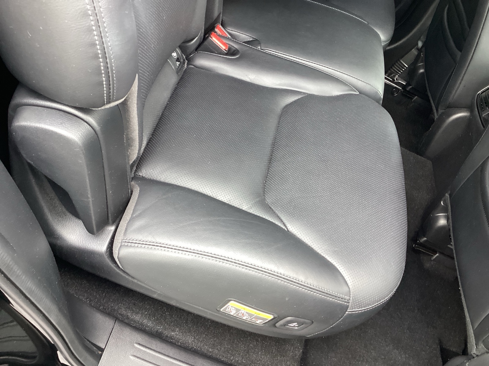 Vehicle image 22 of 32