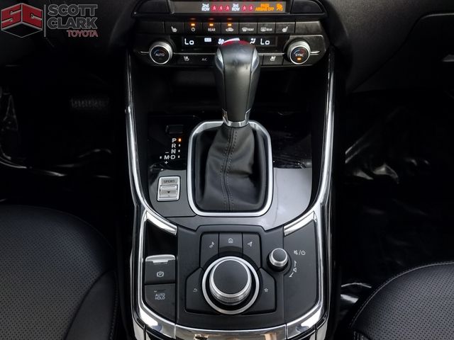 Vehicle image 22 of 26