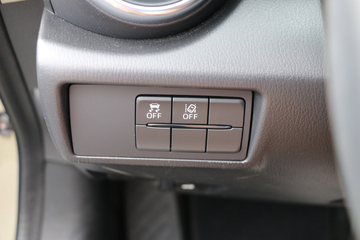 Vehicle image 18 of 27