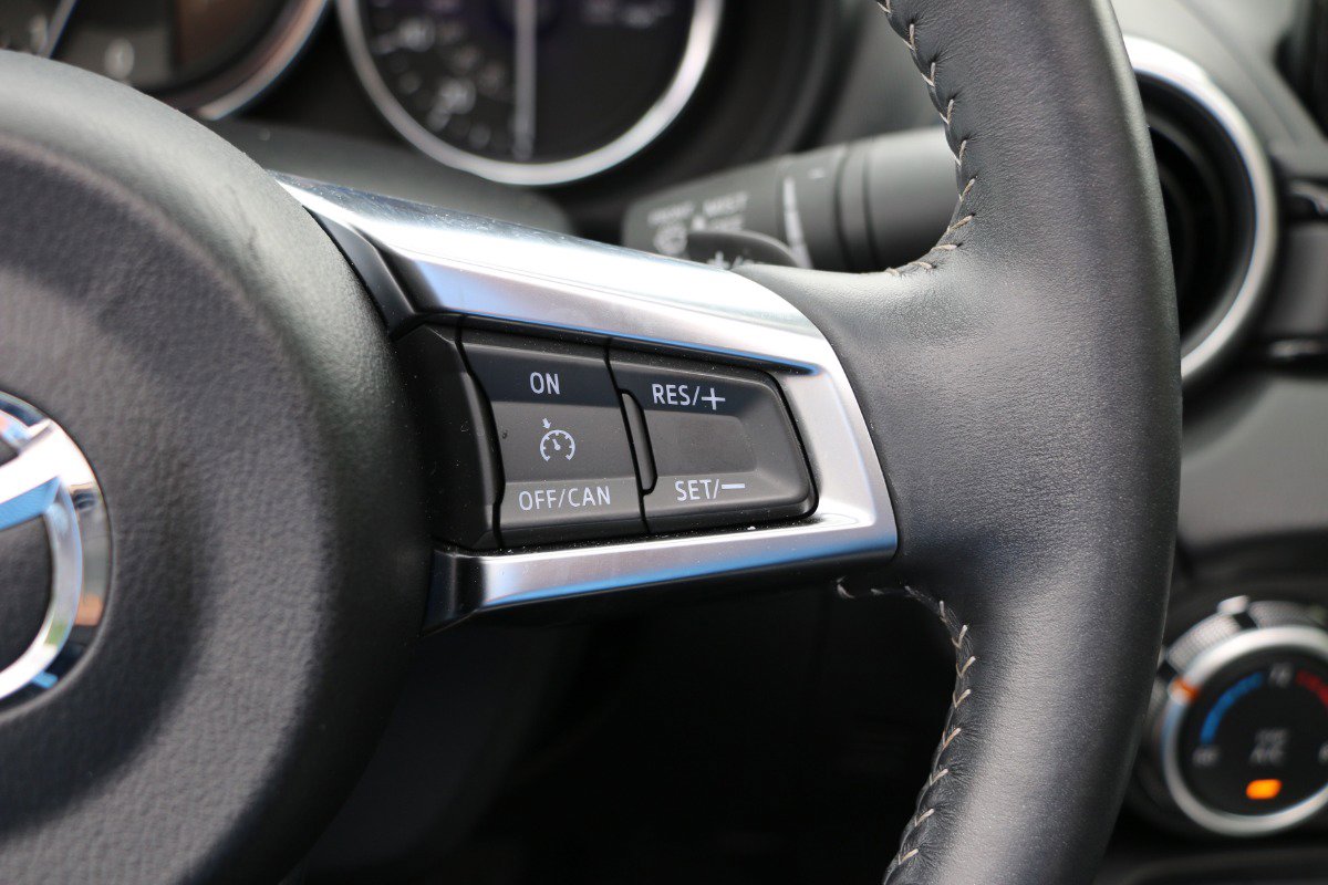 Vehicle image 17 of 27