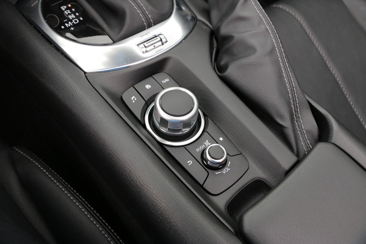 Vehicle image 22 of 27