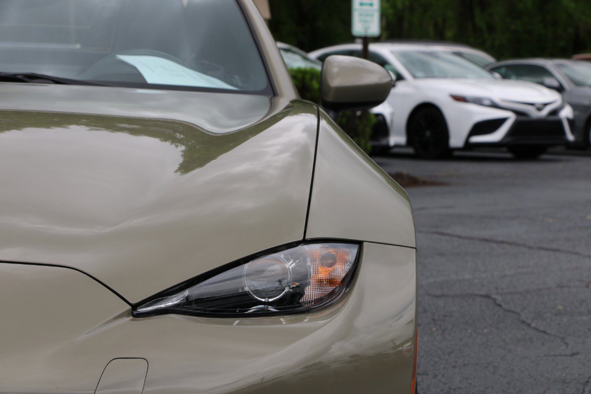 Vehicle image 13 of 27