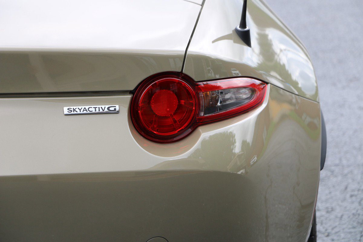 Vehicle image 11 of 27