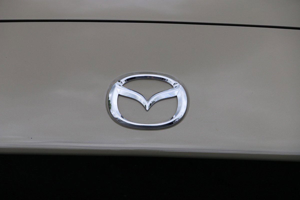 Vehicle image 12 of 27