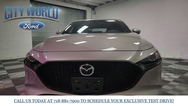 Vehicle image 3 of 24