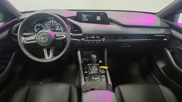 Vehicle image 20 of 24