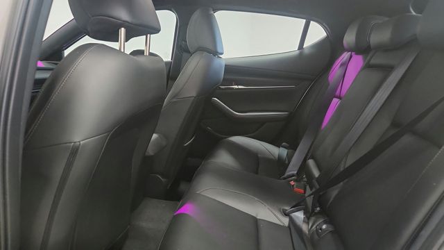 Vehicle image 15 of 24