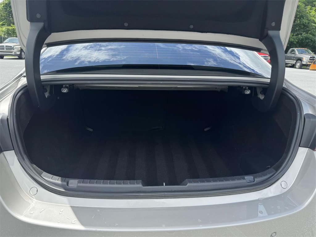 Vehicle image 10 of 30